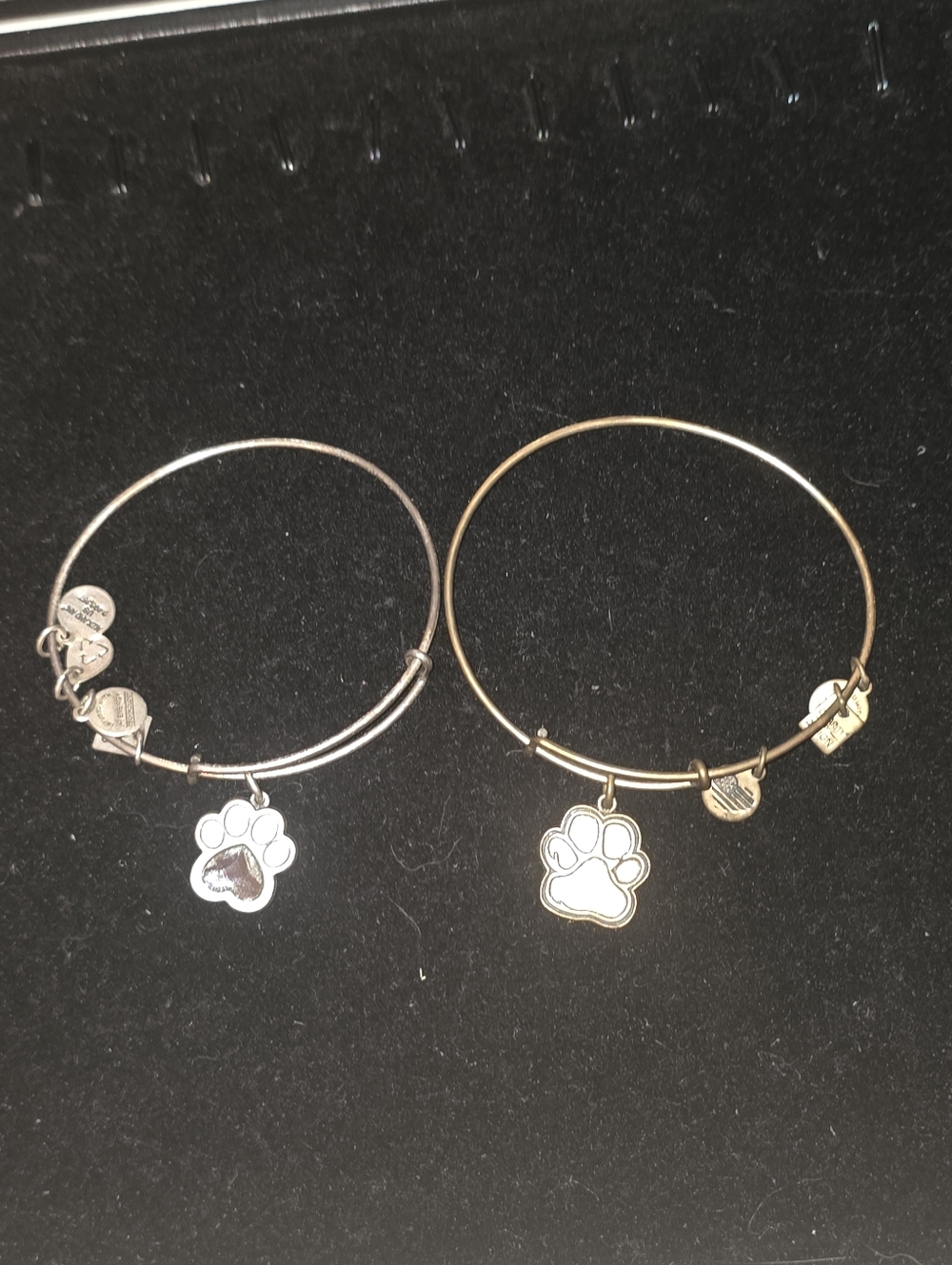 EUC Alex and Ani "paw print with bling" And Regulare Paw Print bracelet Set